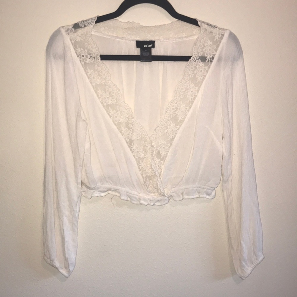 White cropped flowy lace shirt